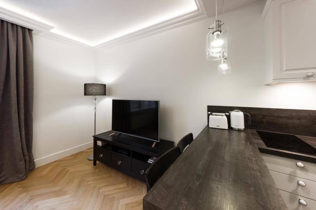 Apartamenty-Mi Crystal Warsaw Exterior photo