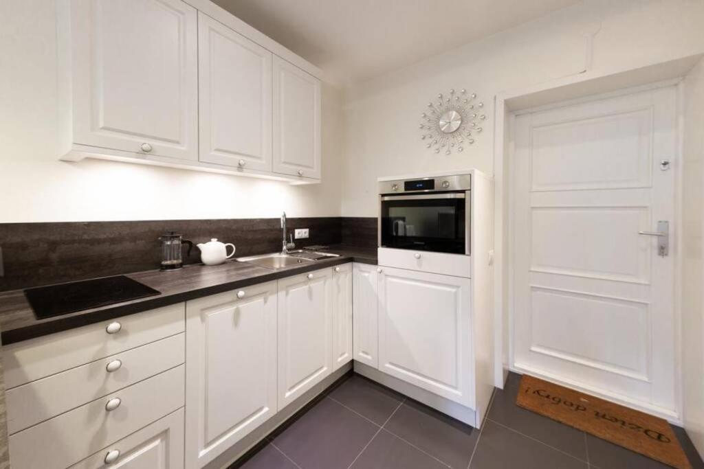 Apartamenty-Mi Crystal Warsaw Exterior photo